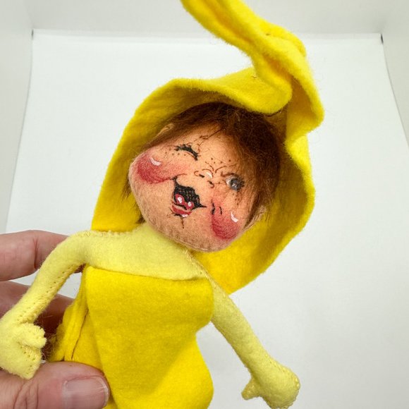 Vintage 1996 Annalee Posable Doll Banana 8” Halloween Costume Weird Creepy Wink - Picture 2 of 7
